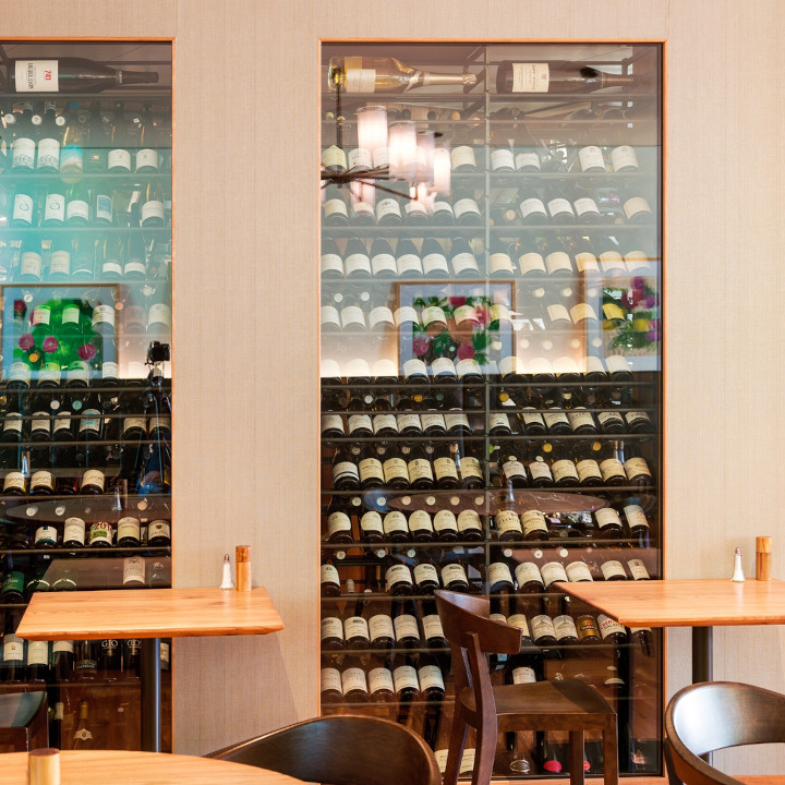 City-Hotel Ochsen Zug – Weinregale